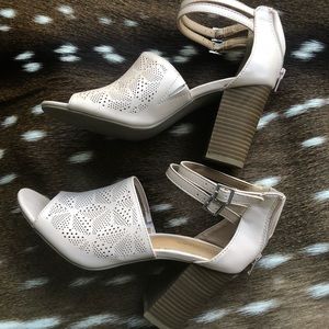 Blush Adorable Shoes 💫